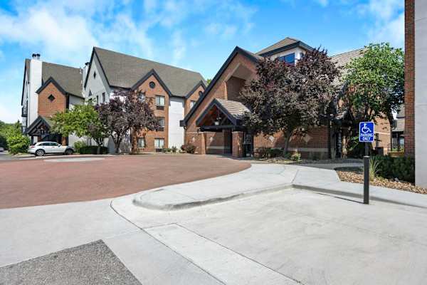Residential Street Parking at Avia Apartments on College Blvd (Overland Park), Overland Park, KS, 66210